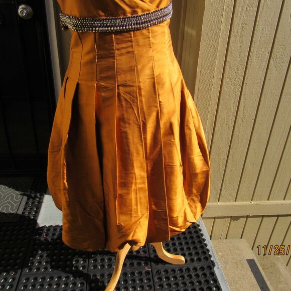 #489  NEW WOMAN'S GOLDEN SILK FORMAL DRESS BY MONSOON  (SIZE 14) - Picture 4 of 5